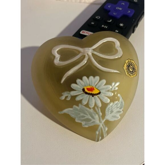 Westmoreland Glass Heart Original sticker hand painted yellow - Picture 10 of 16